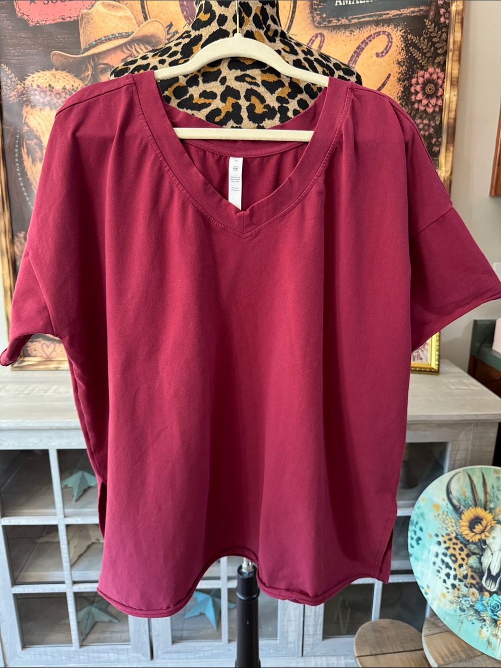 RAE MODE Athleisure V-Neck Short Sleeve Top - Wine - Women's Size 1XL